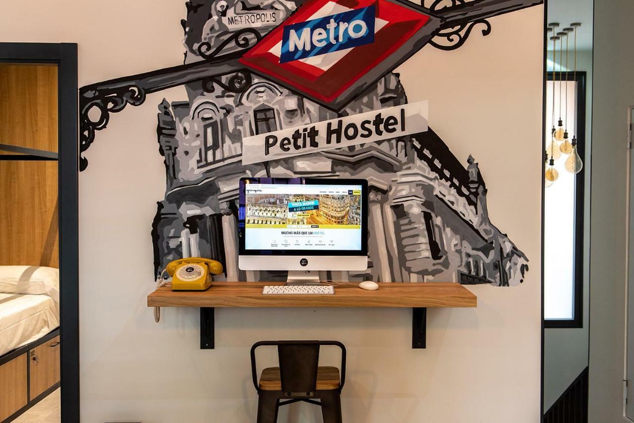 Petit Hostel La Latina (Adults Only) Мадрид Экстерьер фото