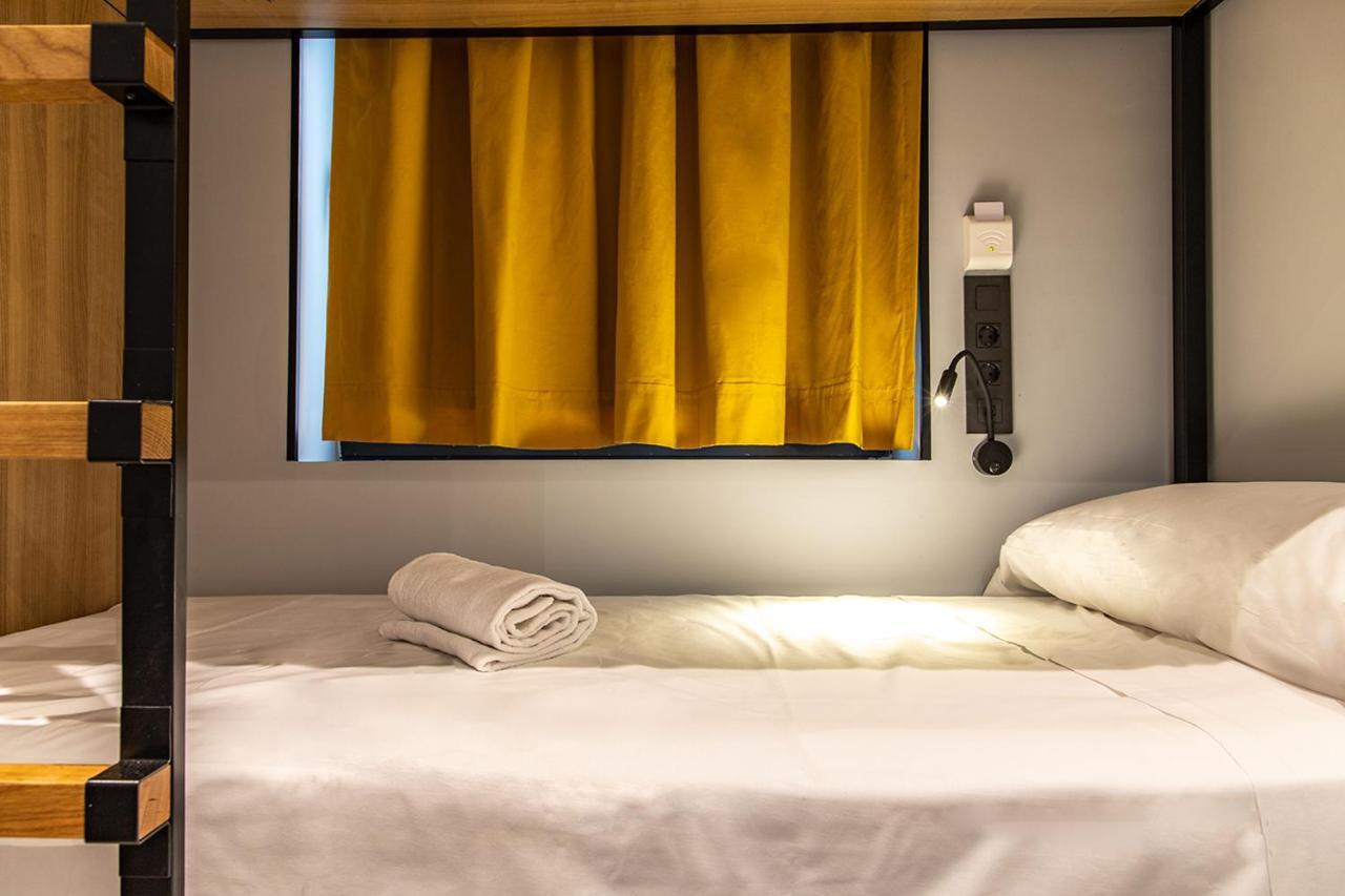 Petit Hostel La Latina (Adults Only) Мадрид Экстерьер фото